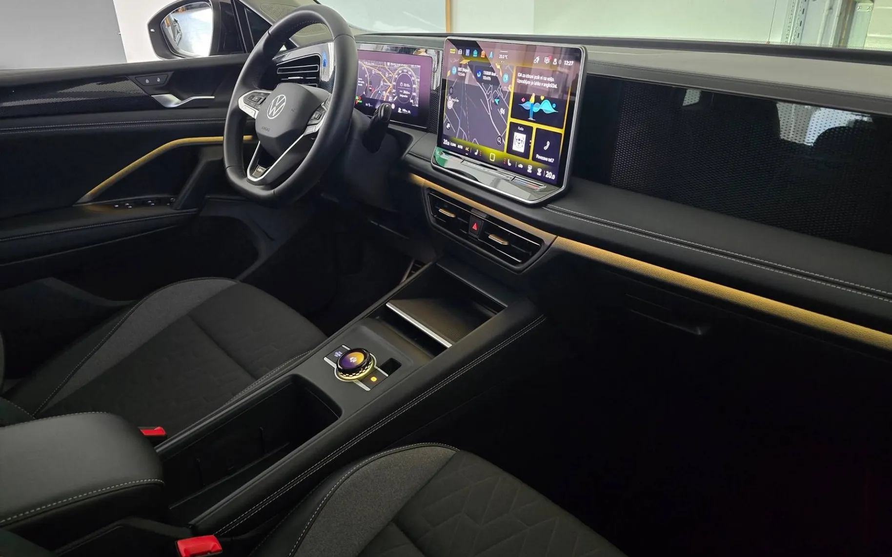 Notranja slika - Volkswagen Tiguan - 1.5 eTSI GOAL DSG - LED Plus.360kam.asistence.navi - 10