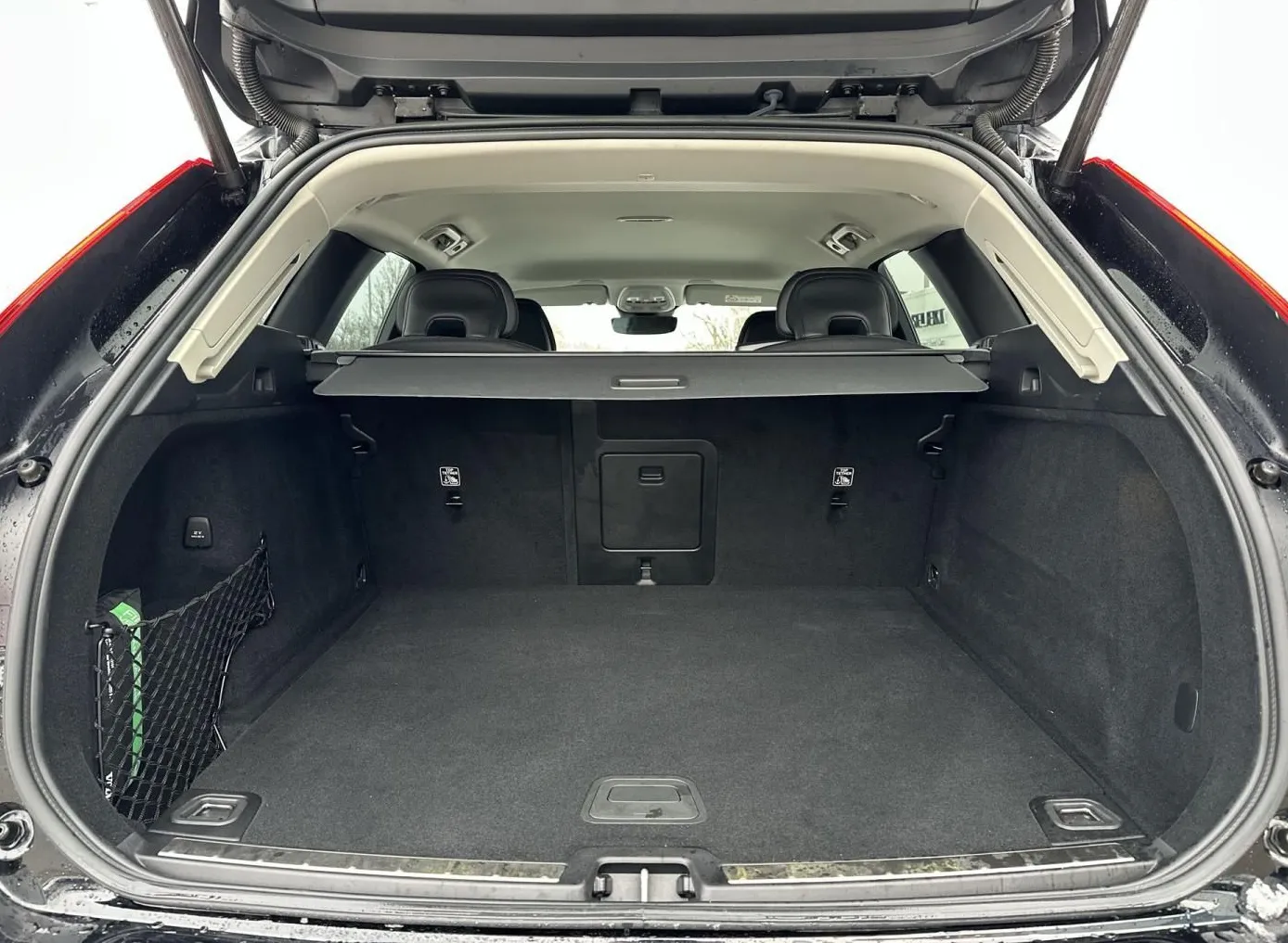 Zunanja slika - Volvo XC60 - B4D Core Avt. LED-KAMERA-KEYLESS - 9