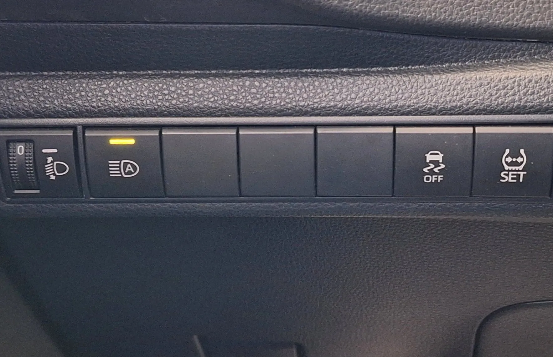 Zunanja slika - Toyota Corolla - Hybrid 1.8 VVT-i Sol Avt. - 17
