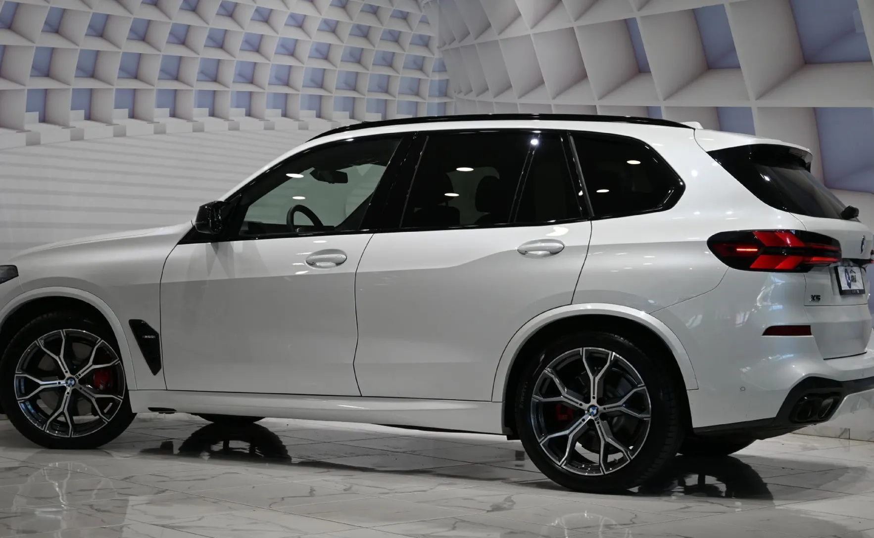 Zunanja slika - BMW X5 - serija : xDriveM60i .M.SPORT-ZRAČNO-KLJUKA-PANO-HUD-KEYLES - 8