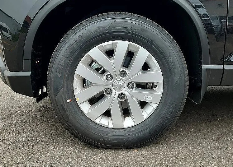 Zunanja slika - SsangYong Musso - Grand 2.2 XDi VENTURE 4X4 - 6