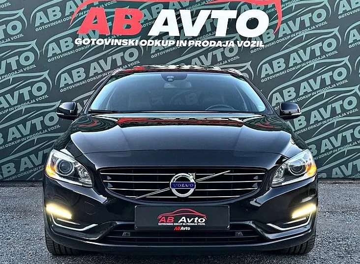 Zunanja slika - Volvo V60 - 2.4TD AWD TwinEngine Plug-in HYBRID+MAX OPREMA+4X4 - 2