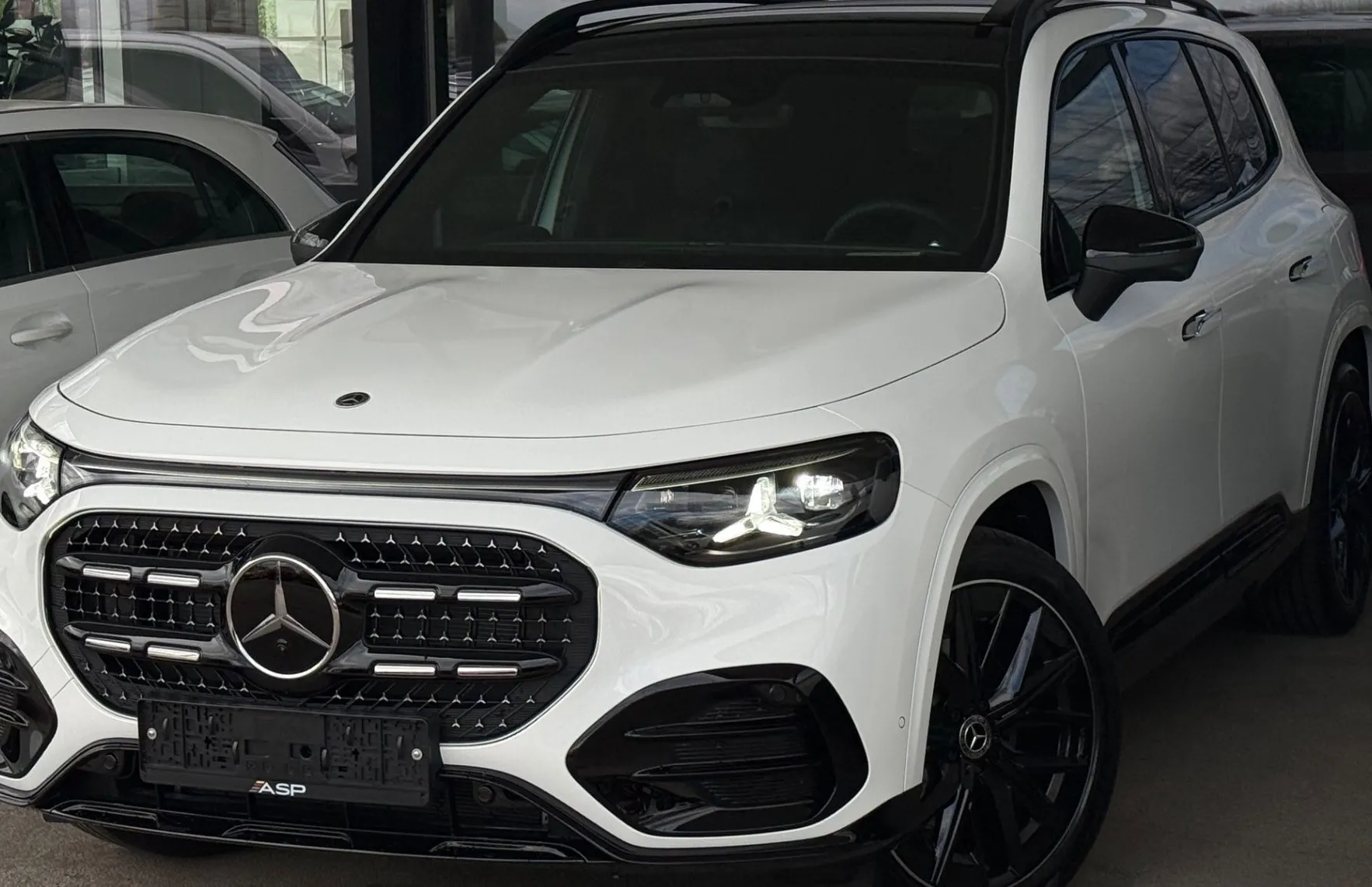 Zunanja slika - Mercedes-Benz GLB-Razred - 220 4MATIC AMG LINE - 3