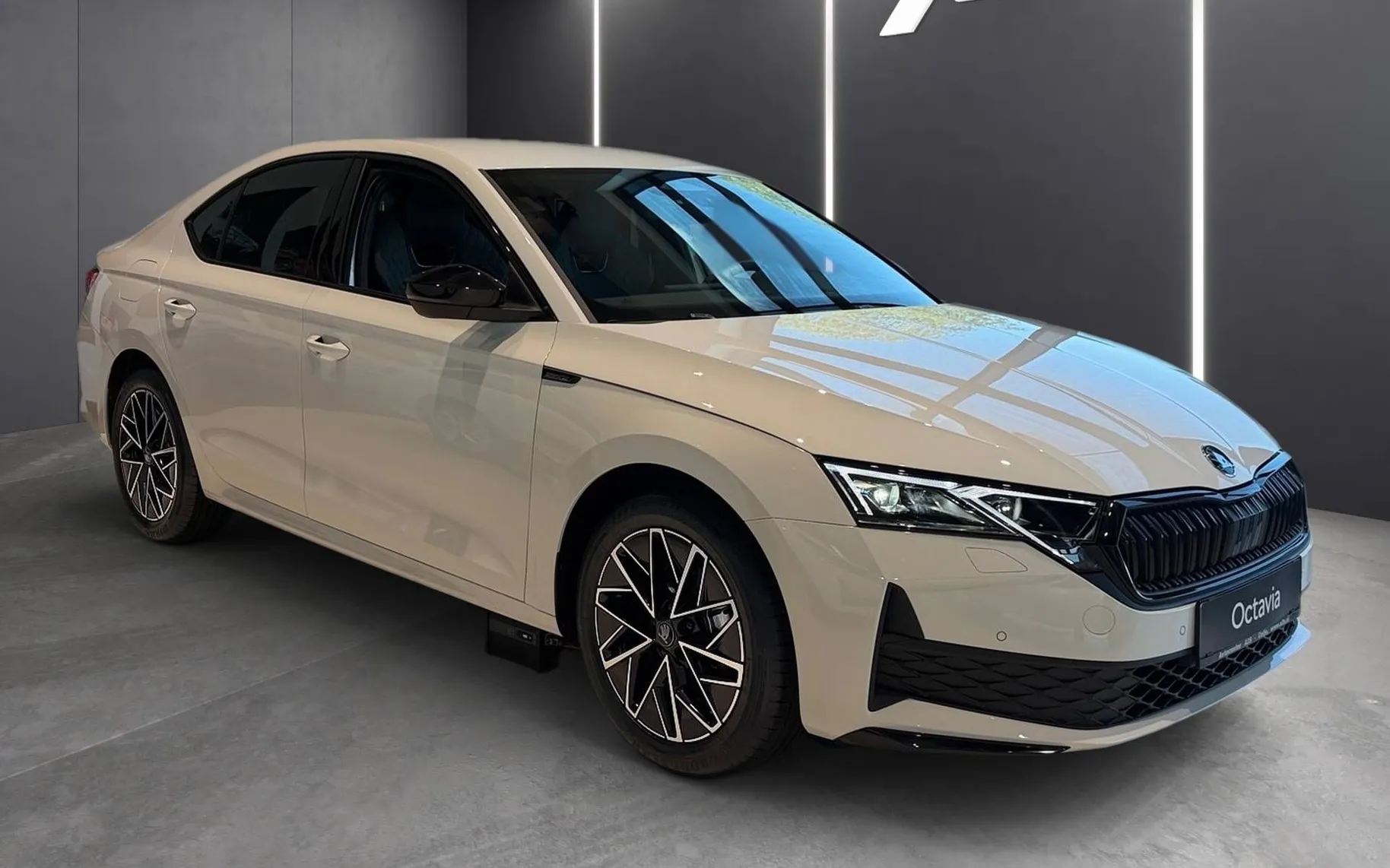 Zunanja slika - Škoda Octavia - 1.5 TSI mHEV Family SPORTLINE DSG - 5