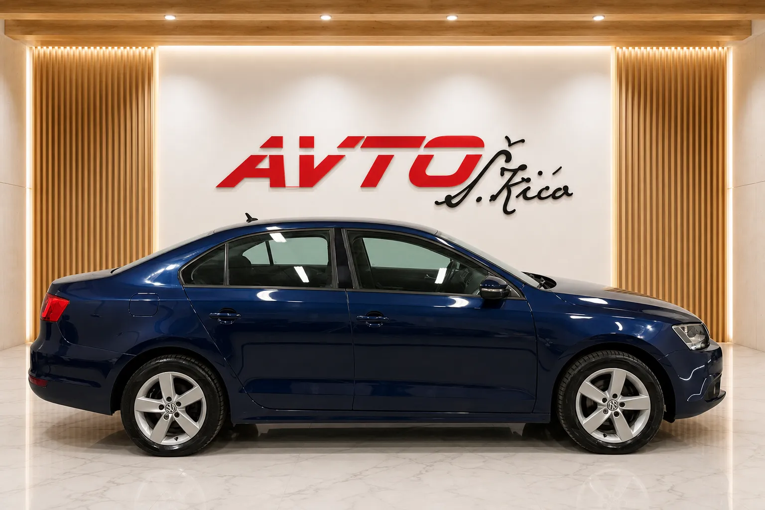 Zunanja slika - Volkswagen Jetta - 1.6 TDI-TEMPOMAT-LIMO-PDC-SERVISNA-KNJ-ODLIČNA - 4