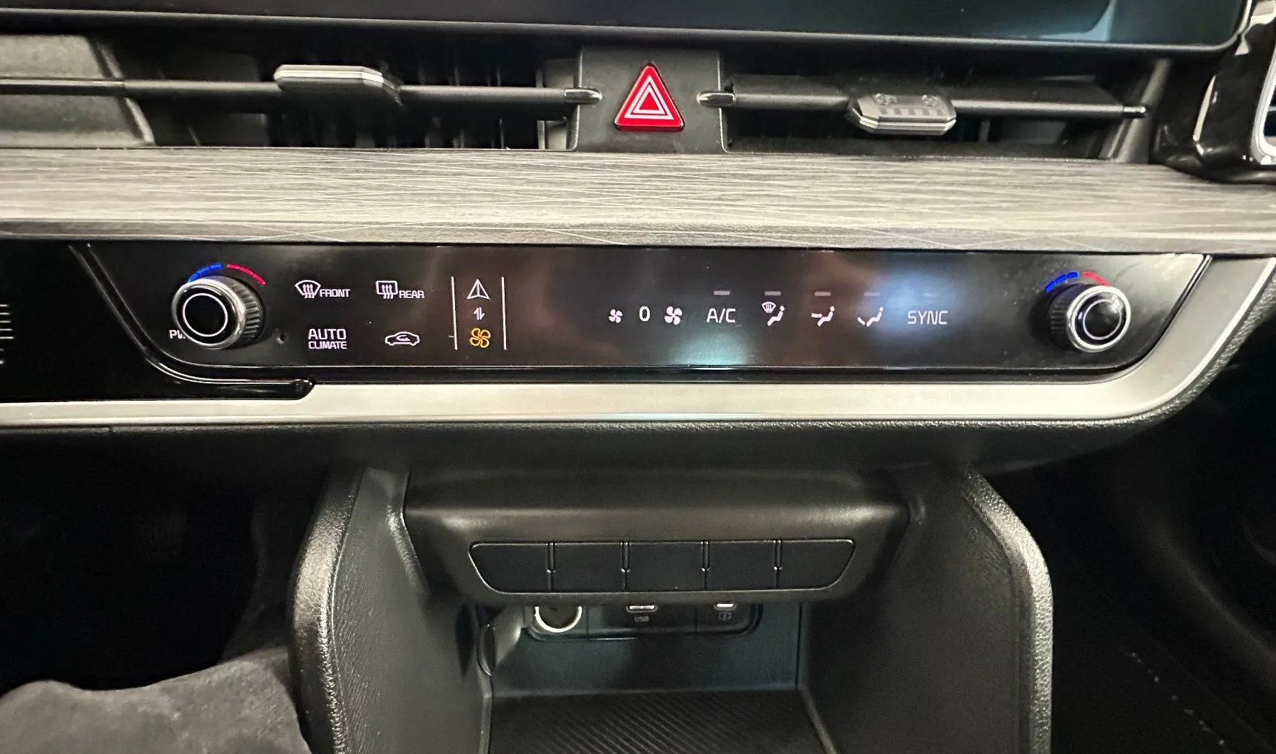 Zunanja slika - KIA Sportage - 2WD 1.6 CRDI.KAMERA.Style.navi.led.SAMO 39.978 KM - 14