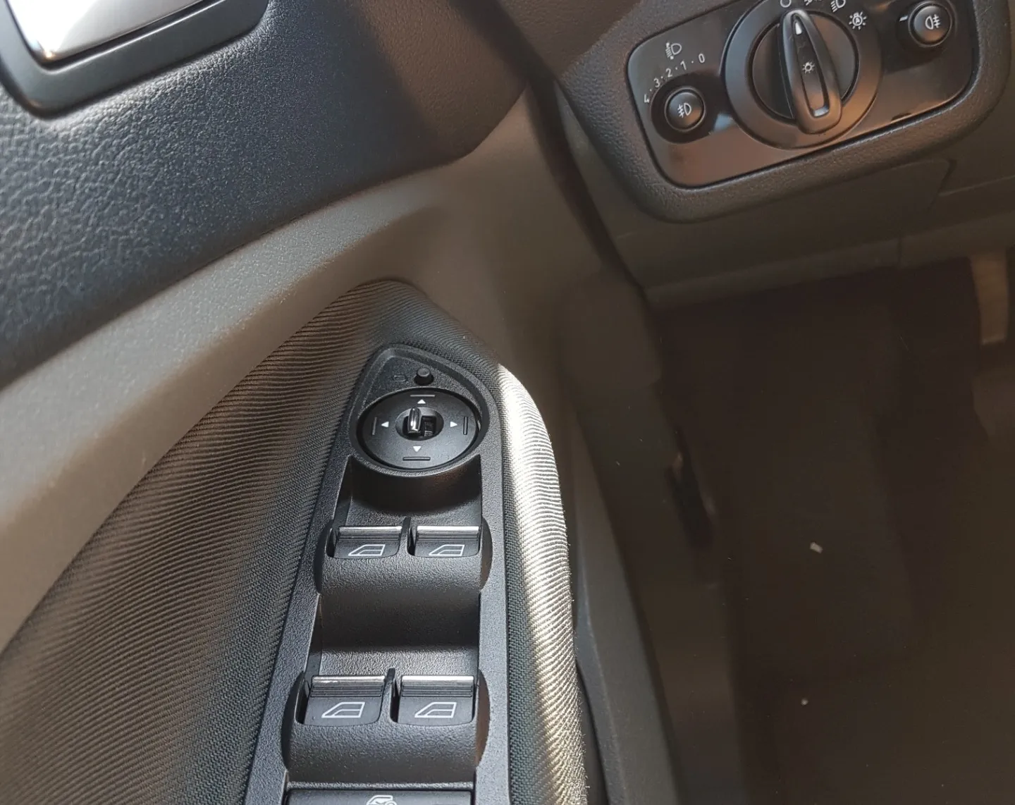 Zunanja slika - Ford C-MAX - 1,6 TDCi TItanium - 18