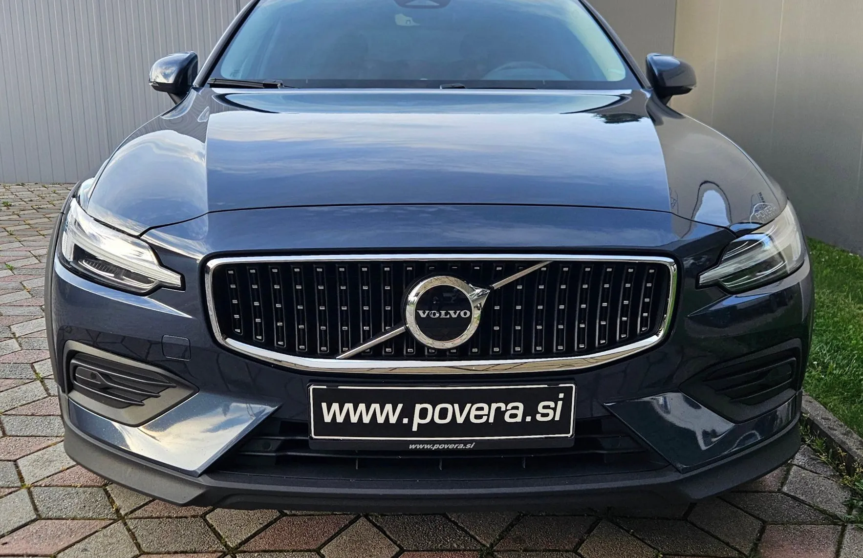 Zunanja slika - Volvo V60 Cross Country - B4 AWD Pro +ACC+Memory+18 Col+Gretje+12.mes.jam - 2