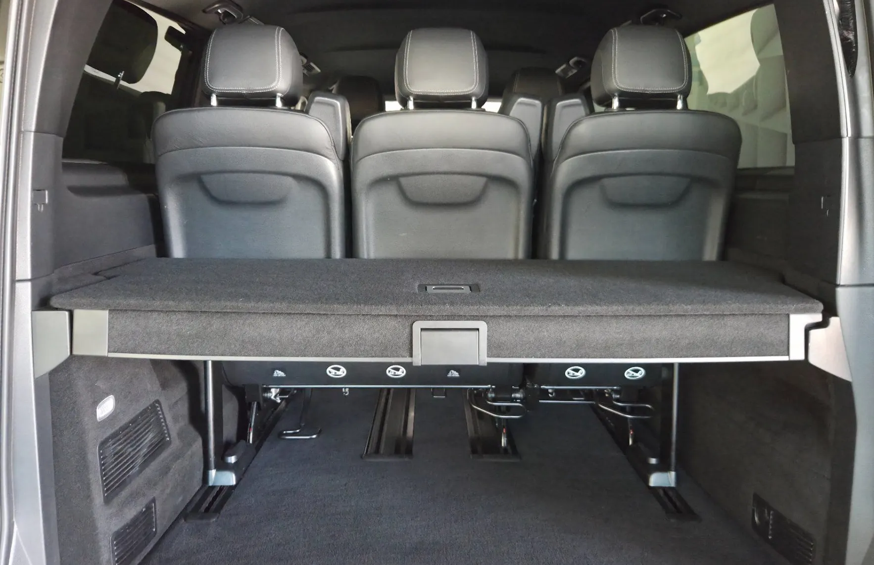 Zunanja slika - Mercedes-Benz V-Razred - V 300 d Avt-KAM360-BURMESTER-2X DRSNA-LED - 19