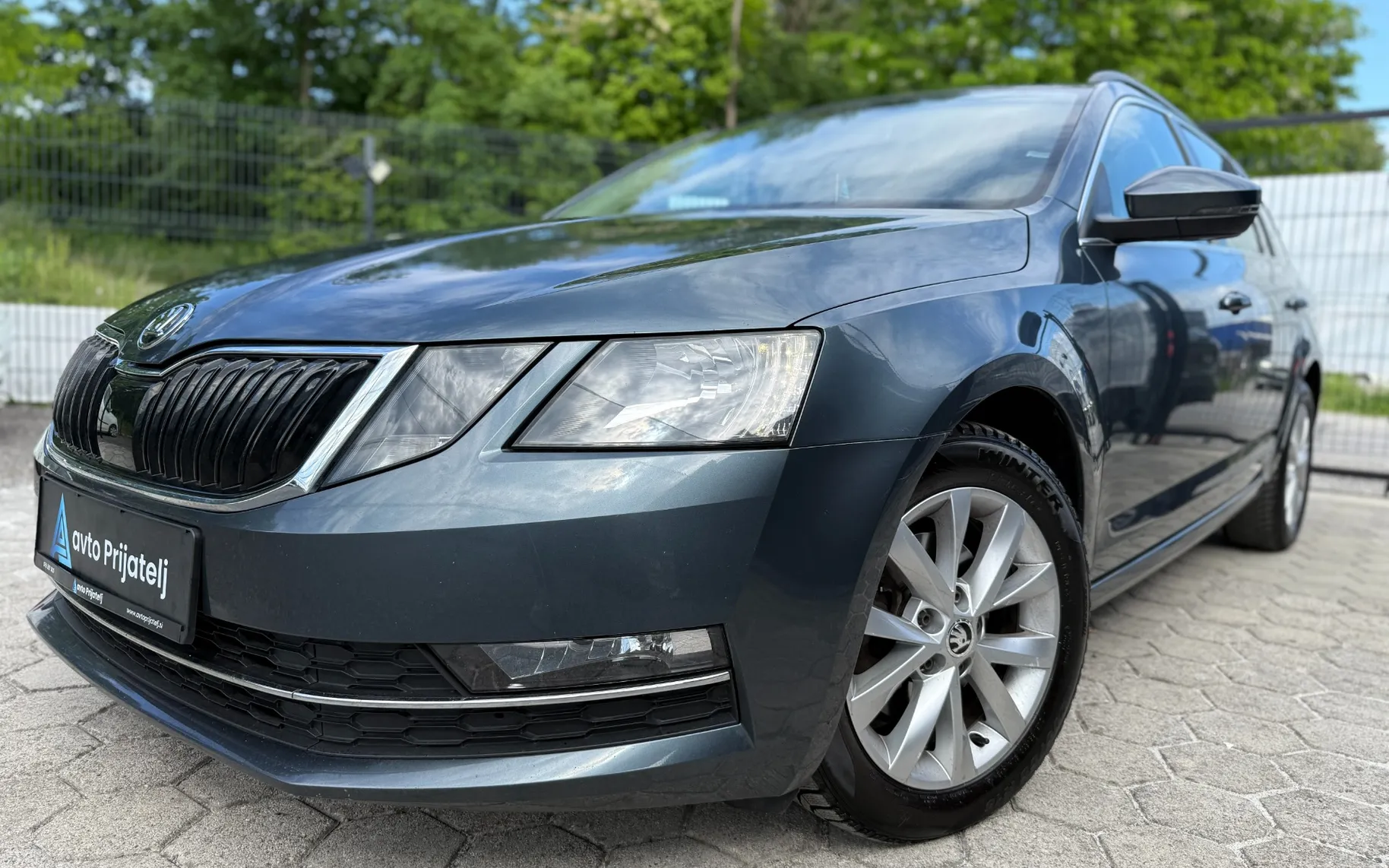 Zunanja slika - Škoda Octavia - 2.0 TDI 110KW Avt - 1