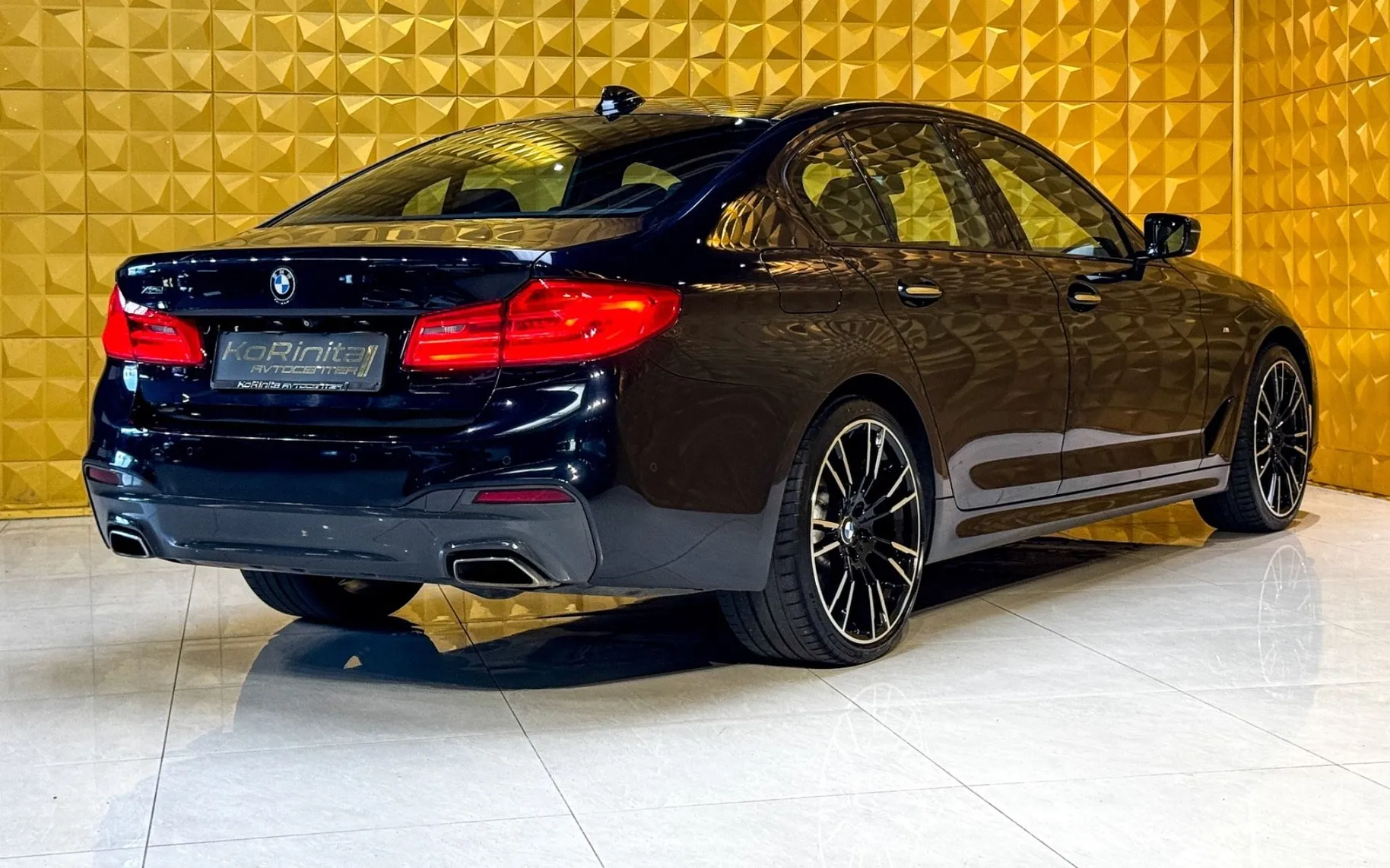 Notranja slika - BMW serija 5: - 530d xDrive AUT.-M Sport-LED-HEADUP-VIRTUAL - 11