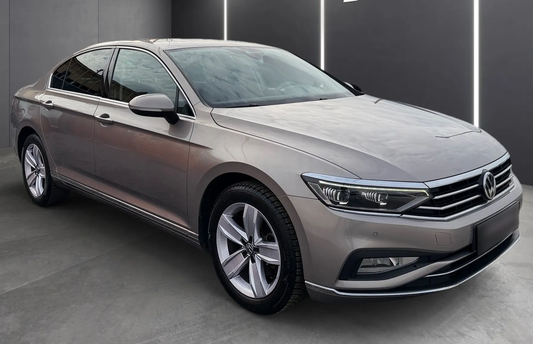 Zunanja slika - VW Passat - 2.0 TDI Elegance DSG Matrix - Kamera - SLO - 2
