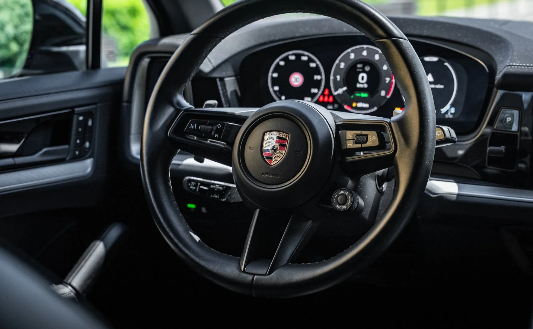 Zunanja slika - Porsche Cayenne - E-Hybrid - LED - Pano - 22 COL - Zračno vzmetenje - 18