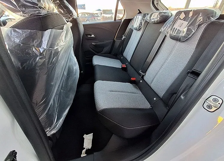 Notranja slika - Opel Corsa - 1.2 TURBO 74KW EDITION akcijska cena - 8