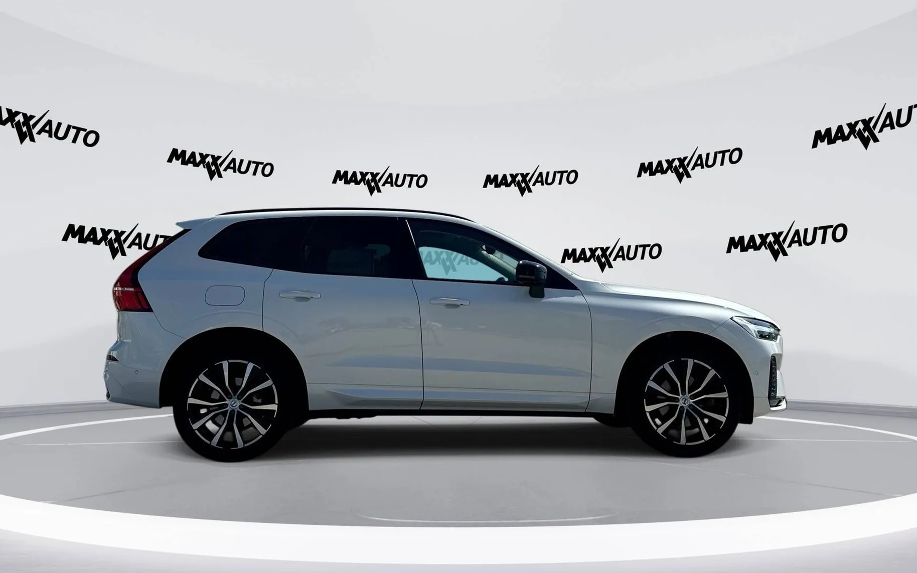 Zunanja slika - Volvo XC60 - B4 AWD MILD HYBRID DIESEL ULTIMATE DARK - 4