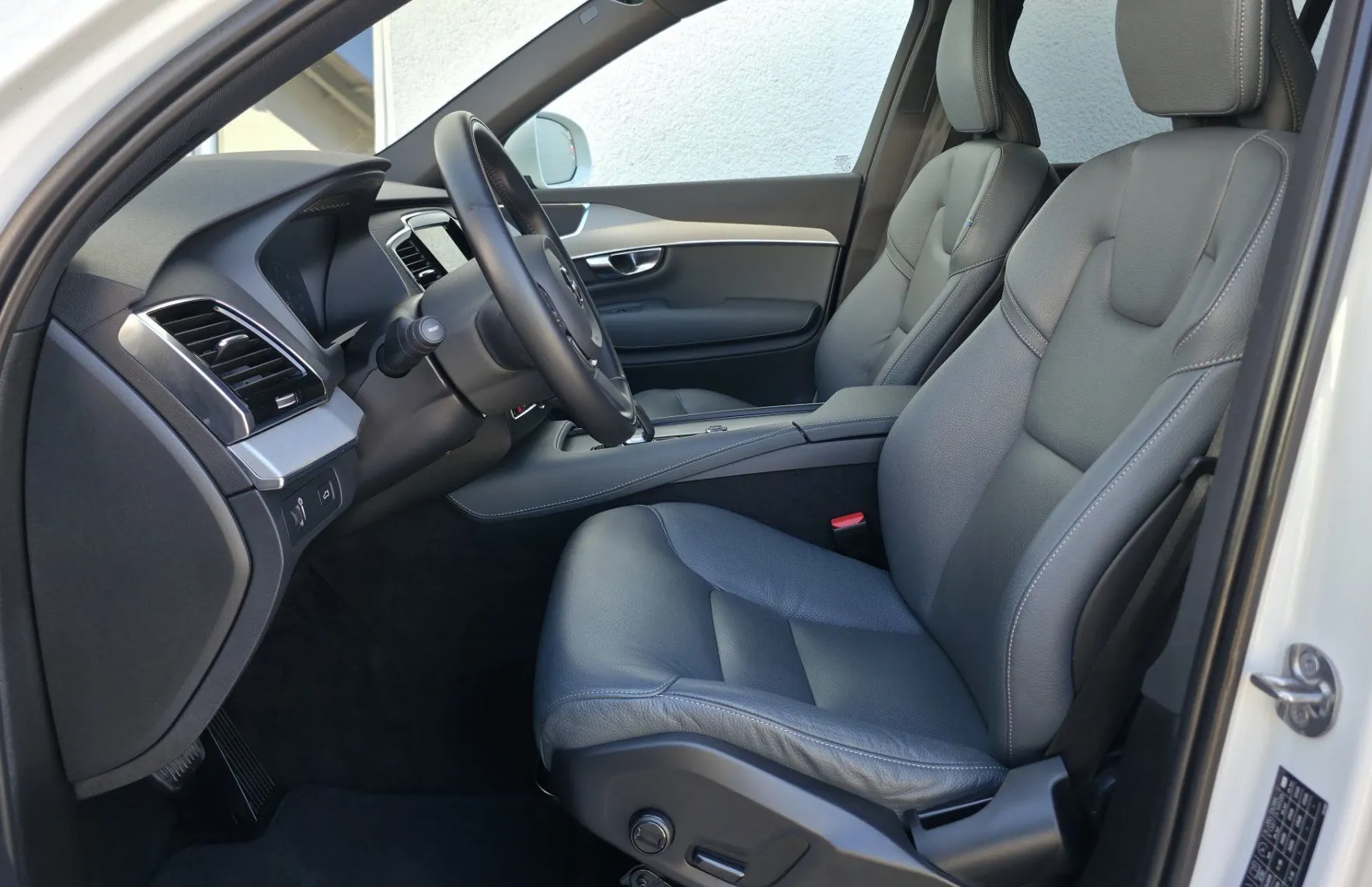 Zunanja slika - Volvo XC90 - B5D AWD Momentum Pro FULLED•ACC•BLIS•KEYLES•KAMERA - 6