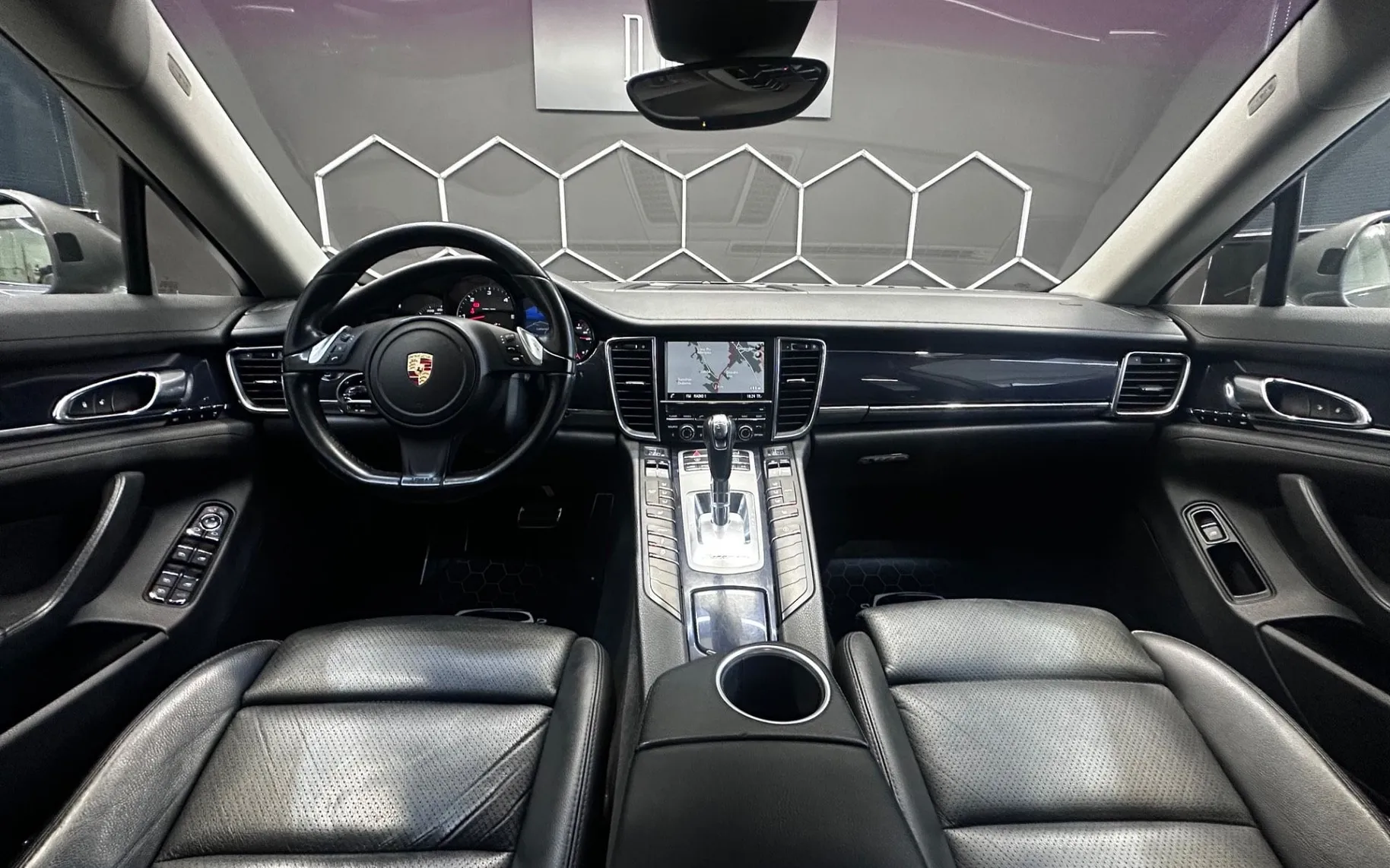 Notranja slika - Porsche Panamera - 3.0 Diesel 184kW | 360° KAMERA | NAVI | MEMORY... - 9