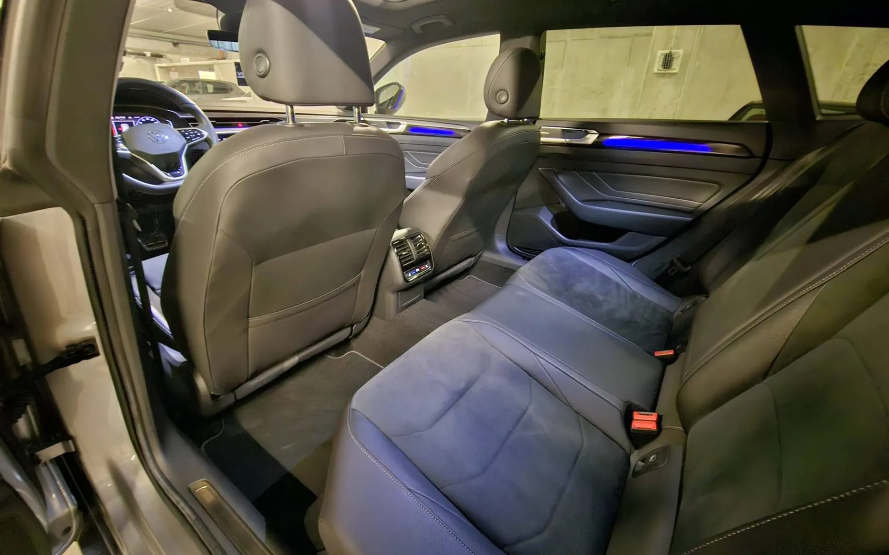 Notranja slika - Volkswagen Arteon Shooting Brake - Arteon 4motion 2.0 TDI R-LINE |PANO|IQ-LED|AMBIENT - 10