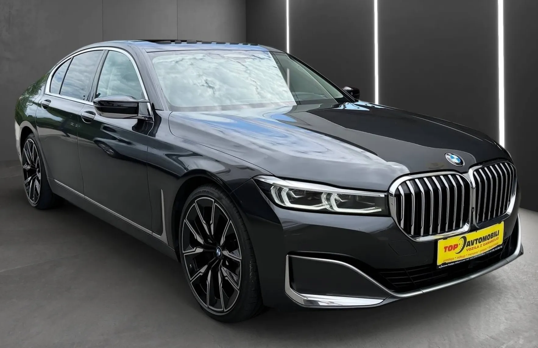 Zunanja slika - BMW Serija 7 - : 730d SPORT SOFT CLOSE 20 COL ZRAČNO PANO - 11