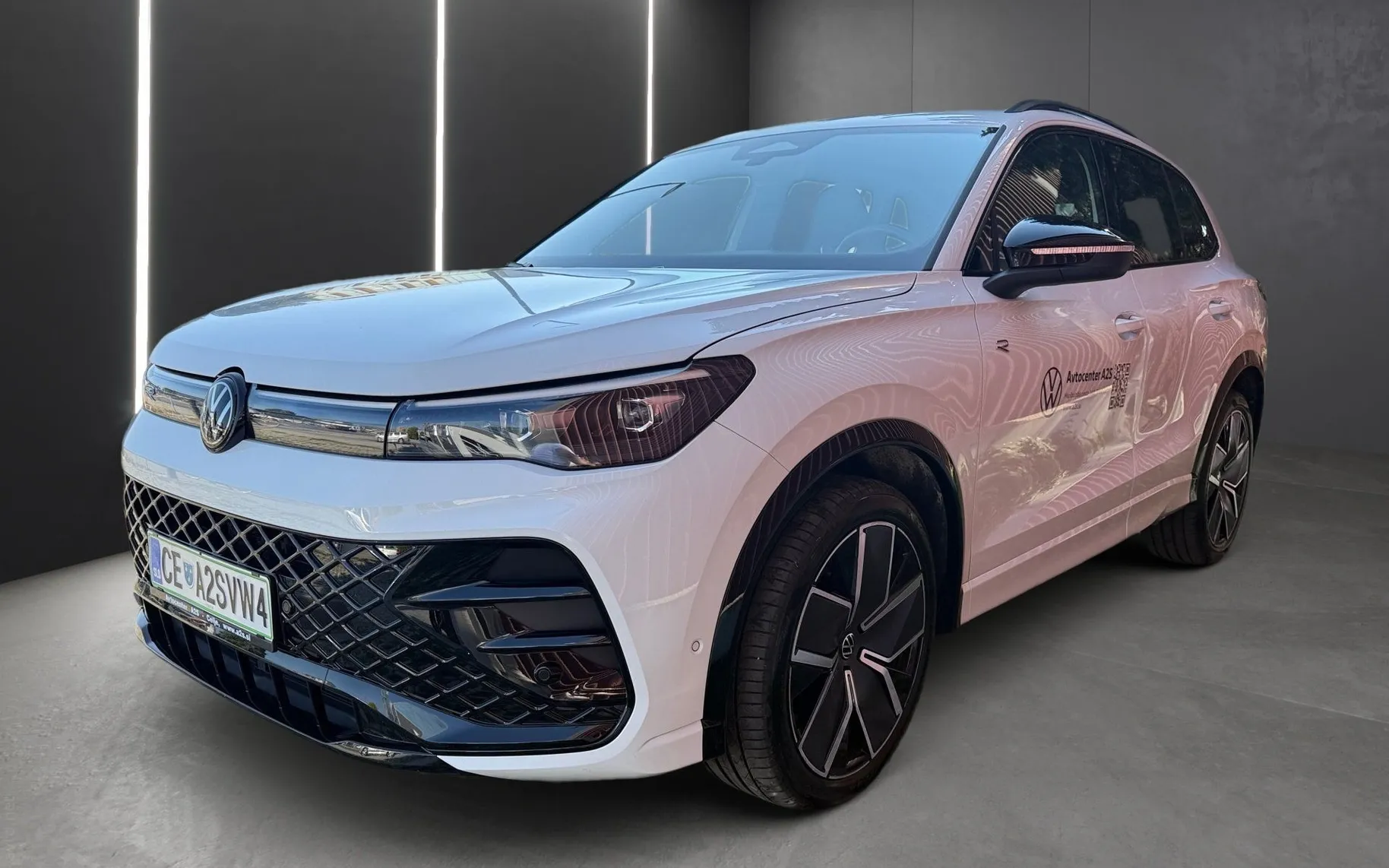 Zunanja slika - Volkswagen Tiguan - 2.0 TDI 4Joy DSG 150KM - 1
