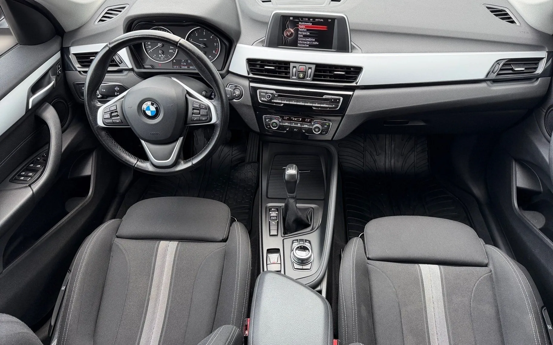 Notranja slika - BMW serija X1: - sDrive18d Advantage-LED-PDC-NAVI-Ogrevana sedeža.. - 10