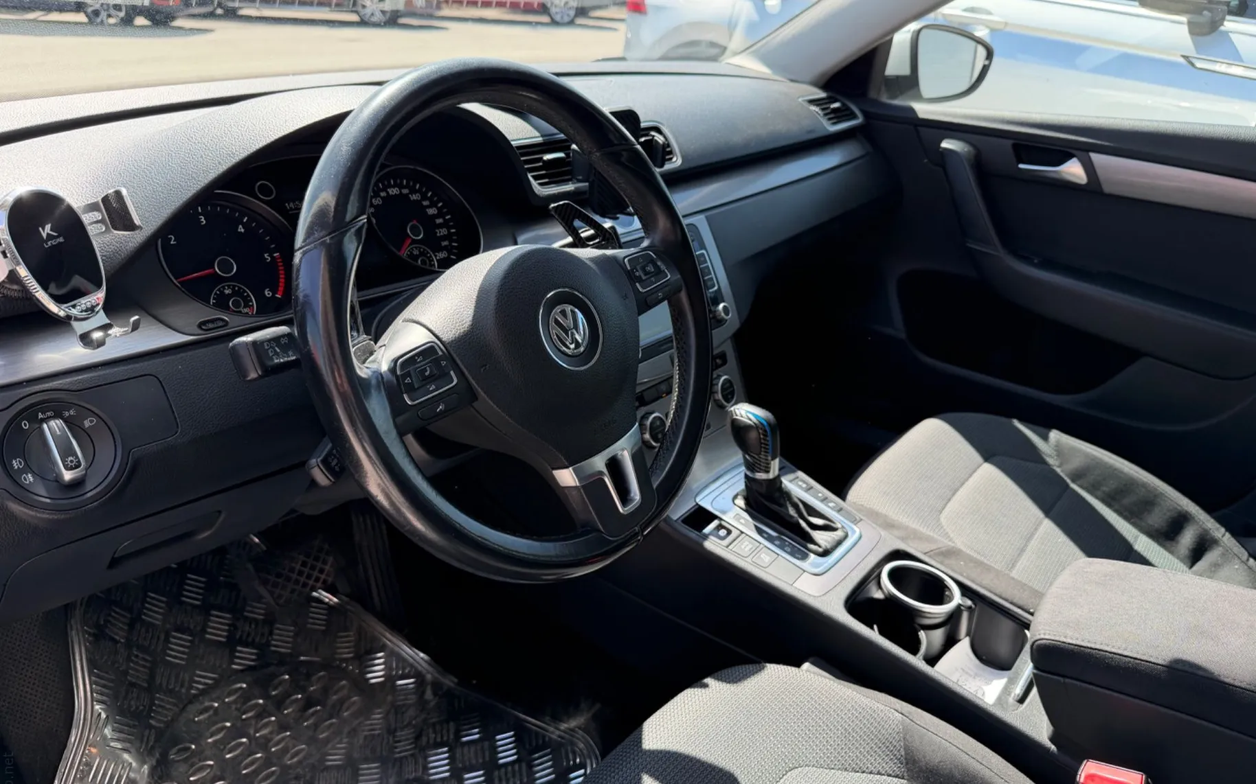 Notranja slika - VW Passat Variant - 2.0 TDI-DSG-BI-XENON-LED-PDC-F1-TEMPOMAT... - 7
