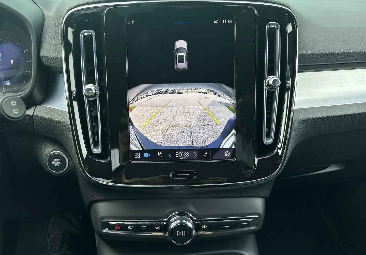 Notranja slika - Volvo XC40 - B3P Plus Dark Avt. - 17