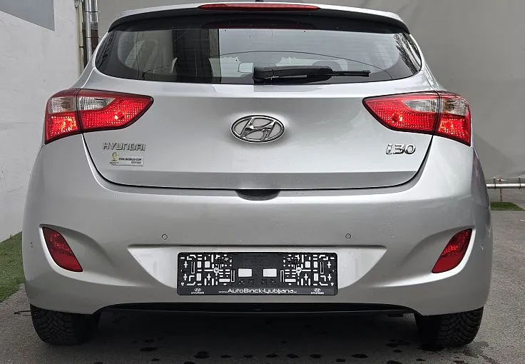 Zunanja slika - Hyundai i30 - 1.6 CRDi Comfort - 5