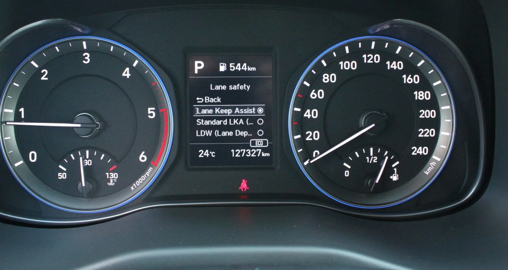 Zunanja slika - Hyundai Kona - 1.6 CRDi 136 BUSINESS DCT KAMERA LED ALU PDC - 20