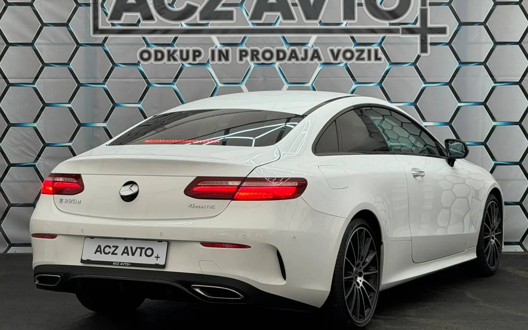 Zunanja slika - Mercedes-Benz E-Razred - E 220D•4 MATIC•AMG PAKET•VIRTUAL•SOFT CLOSE•ACC• - 4