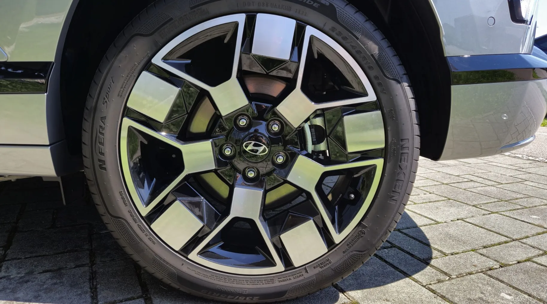 Zunanja slika - Hyundai Kona - 65KWH IMPRESSION V2L. WINTER II cena s subvencij - 14