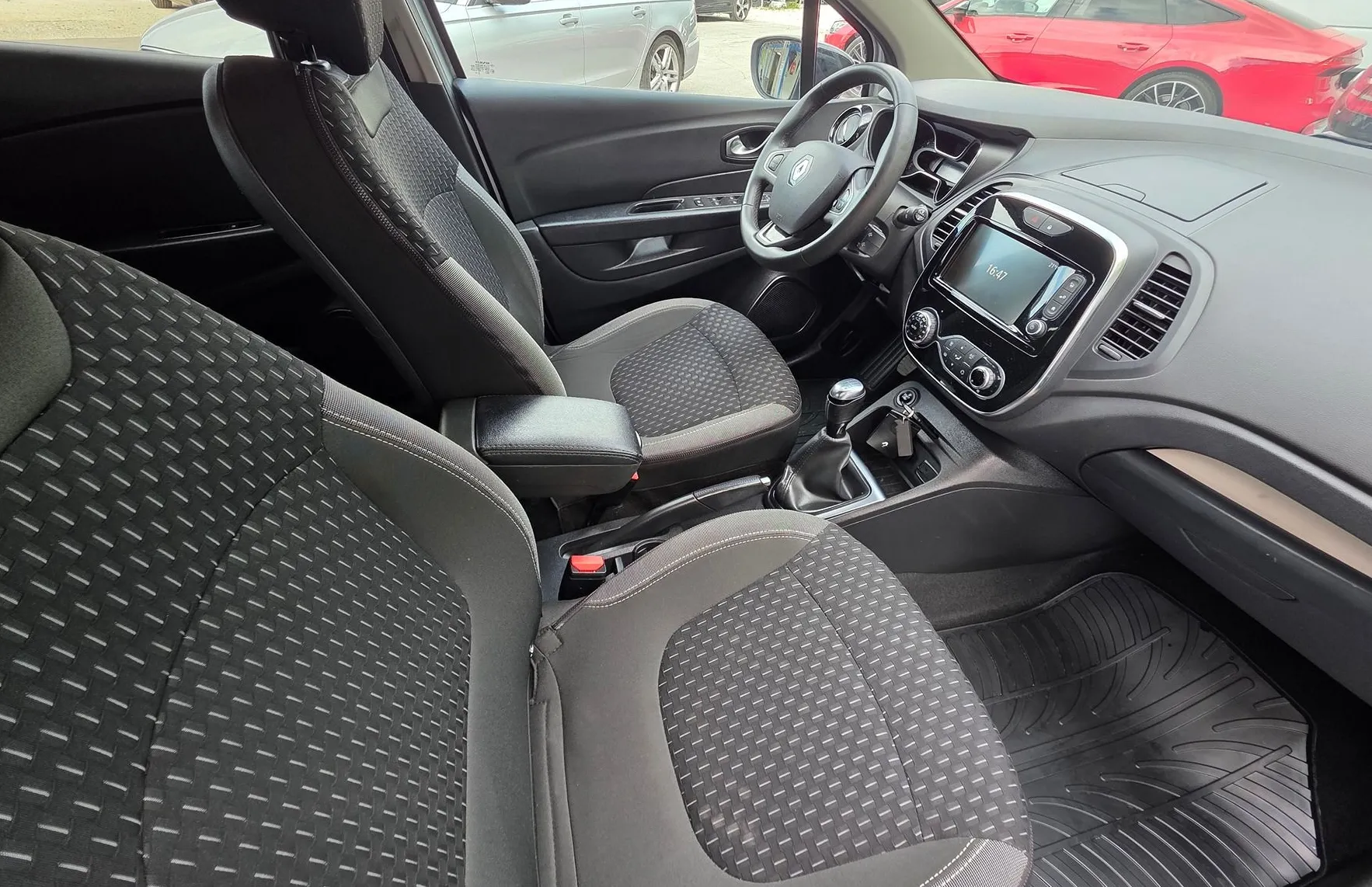 Zunanja slika - Renault Captur - TCe 90 INTENS LED-KAMERA-ALU PLATIŠČA-1.LASTNIK - 12