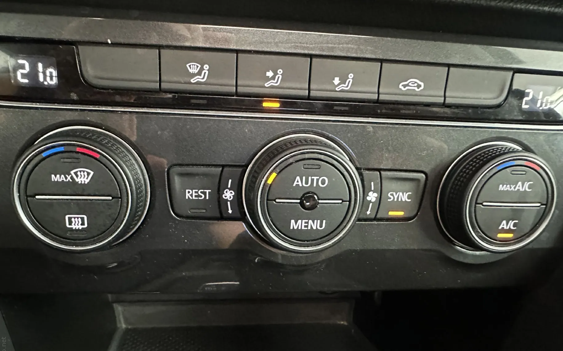 Zunanja slika - Volkswagen Tiguan - 2.0 TDI SCR DSG7 IQ.Drive.PANORAMA.NAVI.KAMERA.ACC - 16