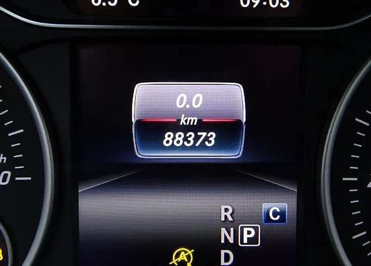 Zunanja slika - Mercedes-Benz GLA-Razred - GLA 200 d 136KM Avt.7G - KOT NOV - SERVISIRAN - - 14