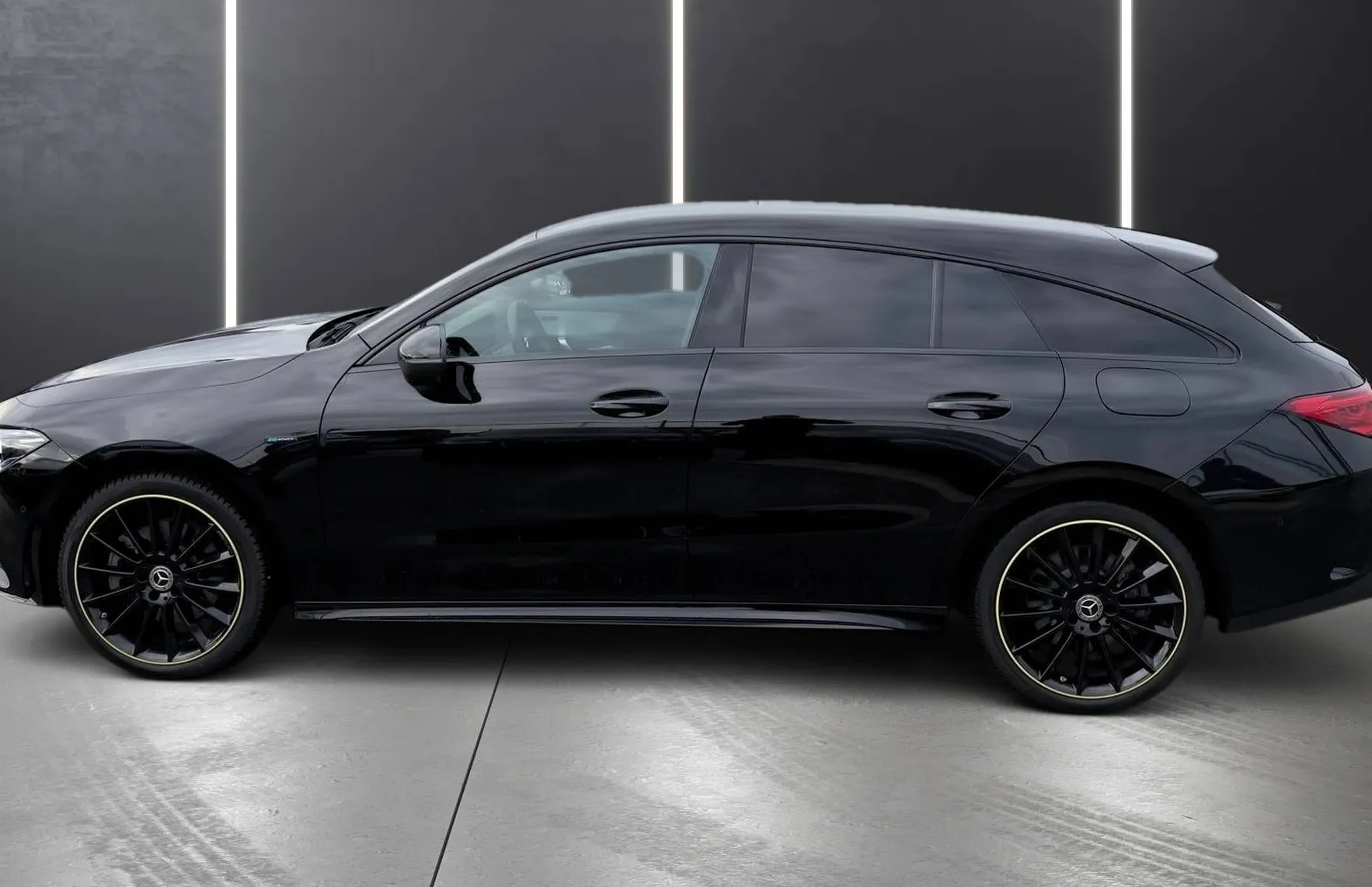 Zunanja slika - Mercedes-Benz CLA-Razred - CLA Shooting Brake 250e AMG LINE MULTIBEAM WIDESCREEN PDC TEM NAV - 4