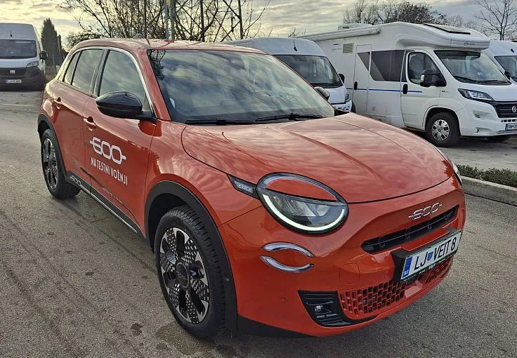 Zunanja slika - Fiat 600 - 1.2 T3 Hybrid DCT 110 LaPrima - 3