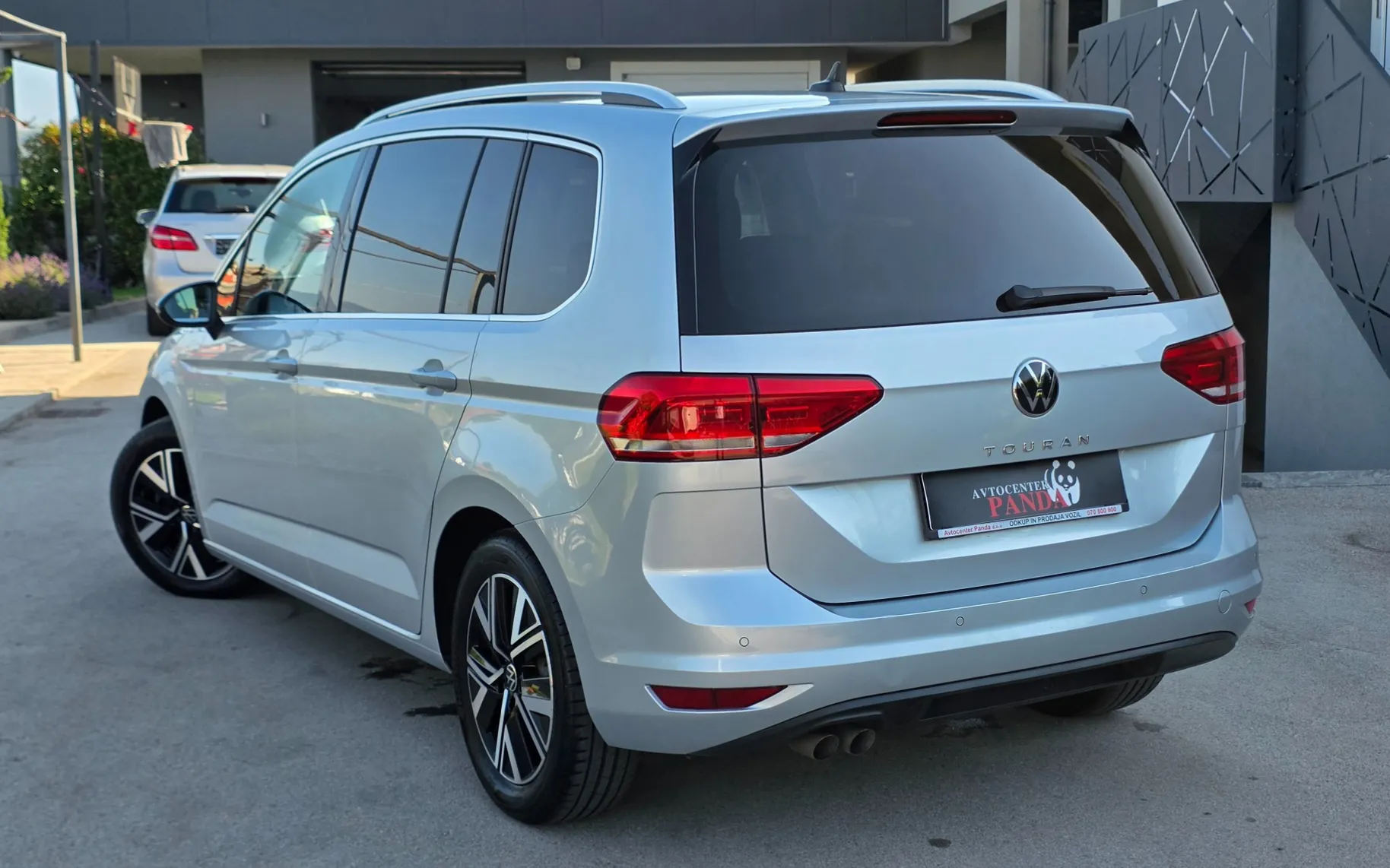 Zunanja slika - Volkswagen Touran - 2.0 DSG - 3