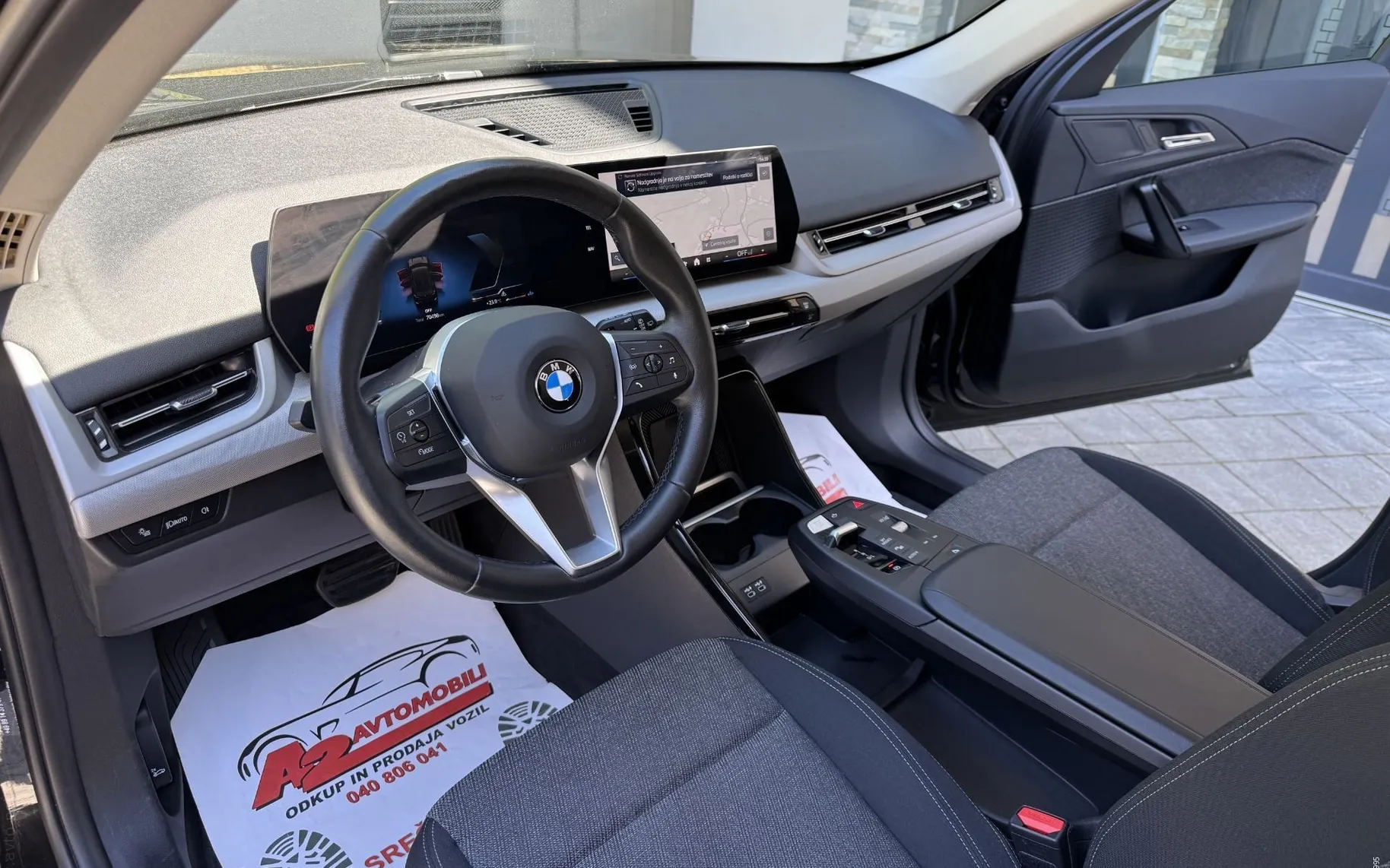 Notranja slika - BMW serija X1: - X1 xDrive20d Avt.1.lastnik-FUL LED-KAMERA-KLJUKA-. - 11