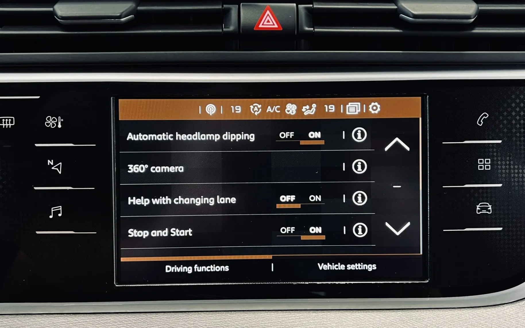 Zunanja slika - Citroën C4 - PURETECH 13 EAT8 SHINE PACK - 15