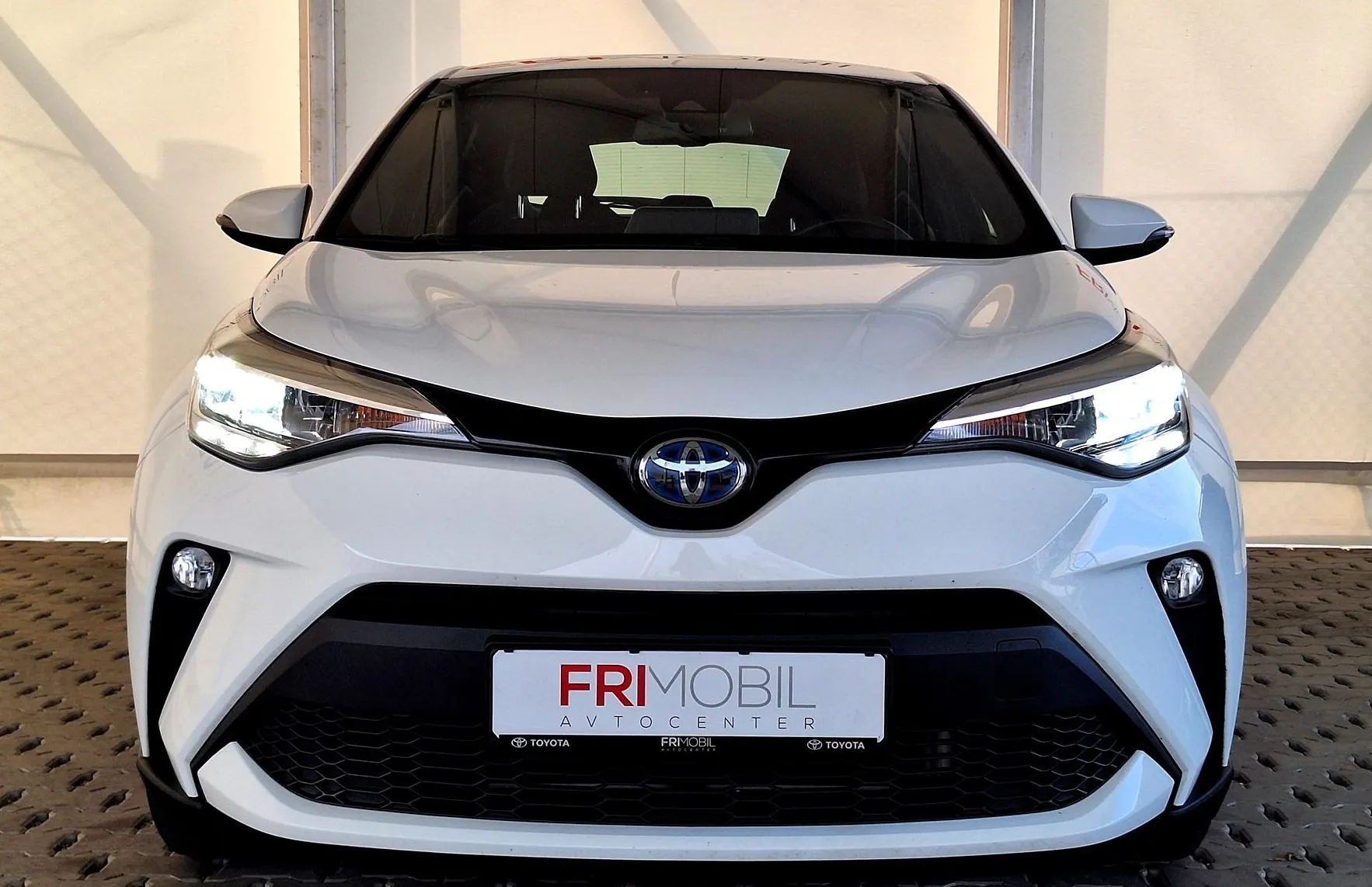 Zunanja slika - Toyota C-HR - 1.8 hibrid  HEV  C-ENTER Smart CVT - 5