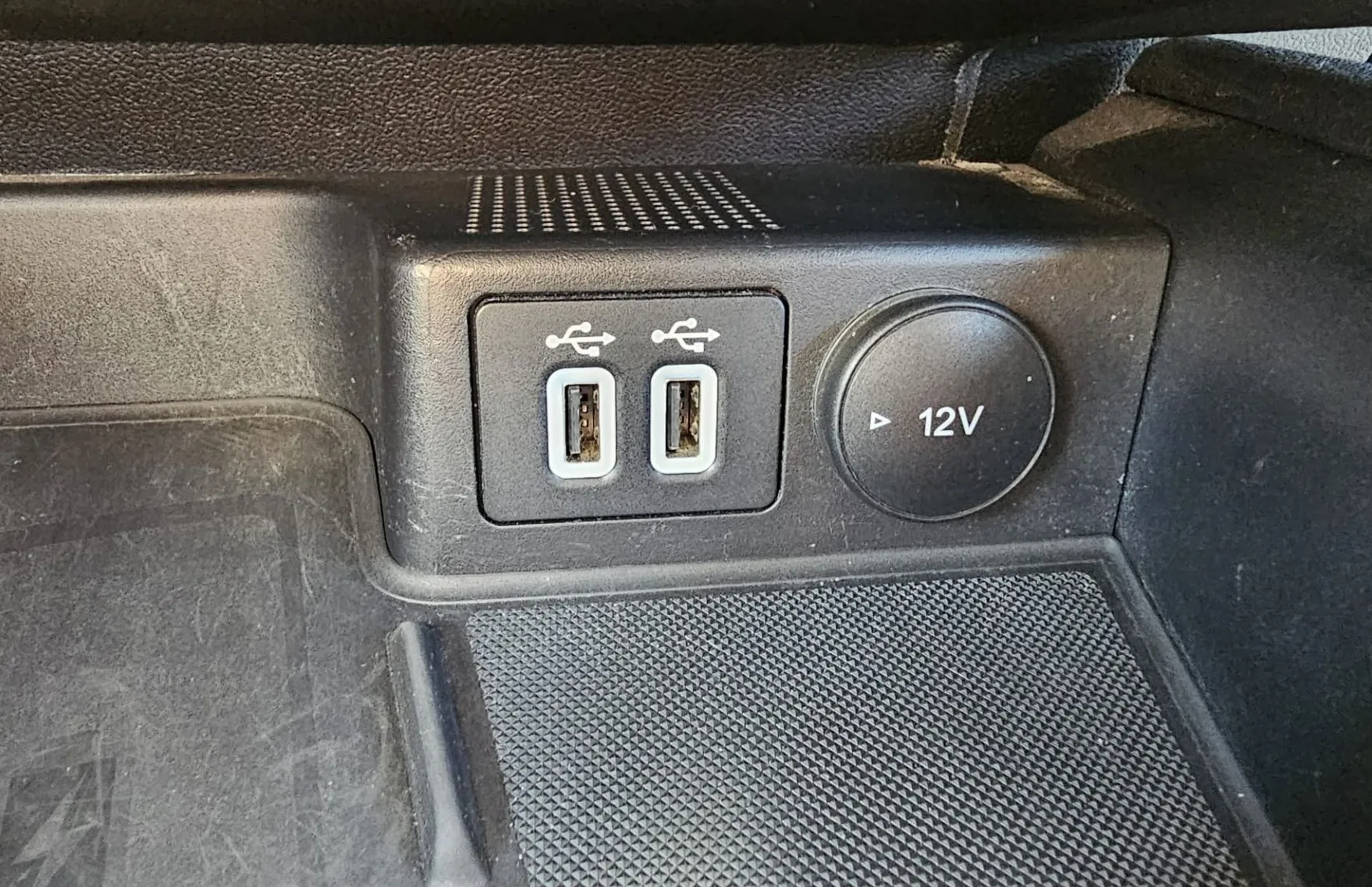 Zunanja slika - Ford Kuga - 2.0TdCi 150 Titanium|FULED|ALU|2xPDC|NAVI|Multifun - 19