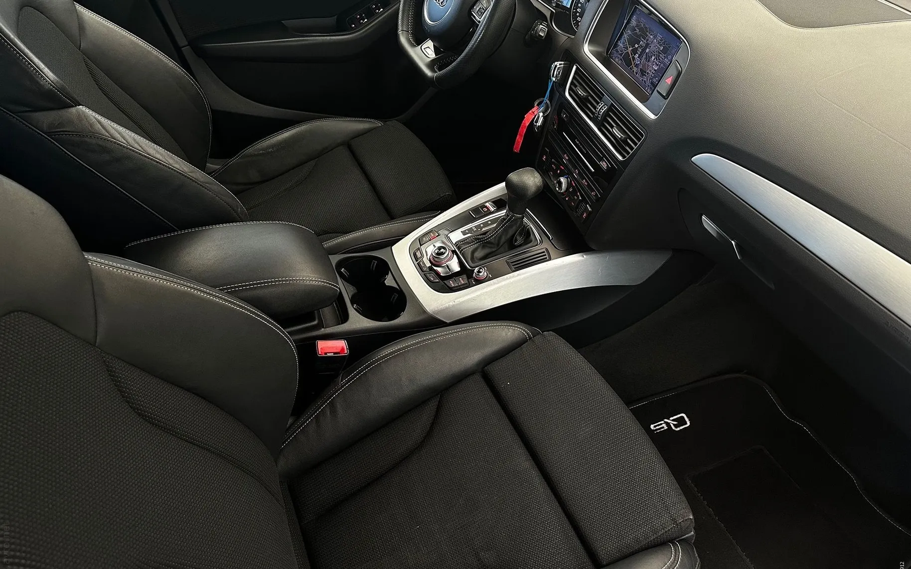 Notranja slika - Audi Q5 - 2.0 TDI-S LINE-20COL-NAVI-2XPDC-NA OBROKE - 7