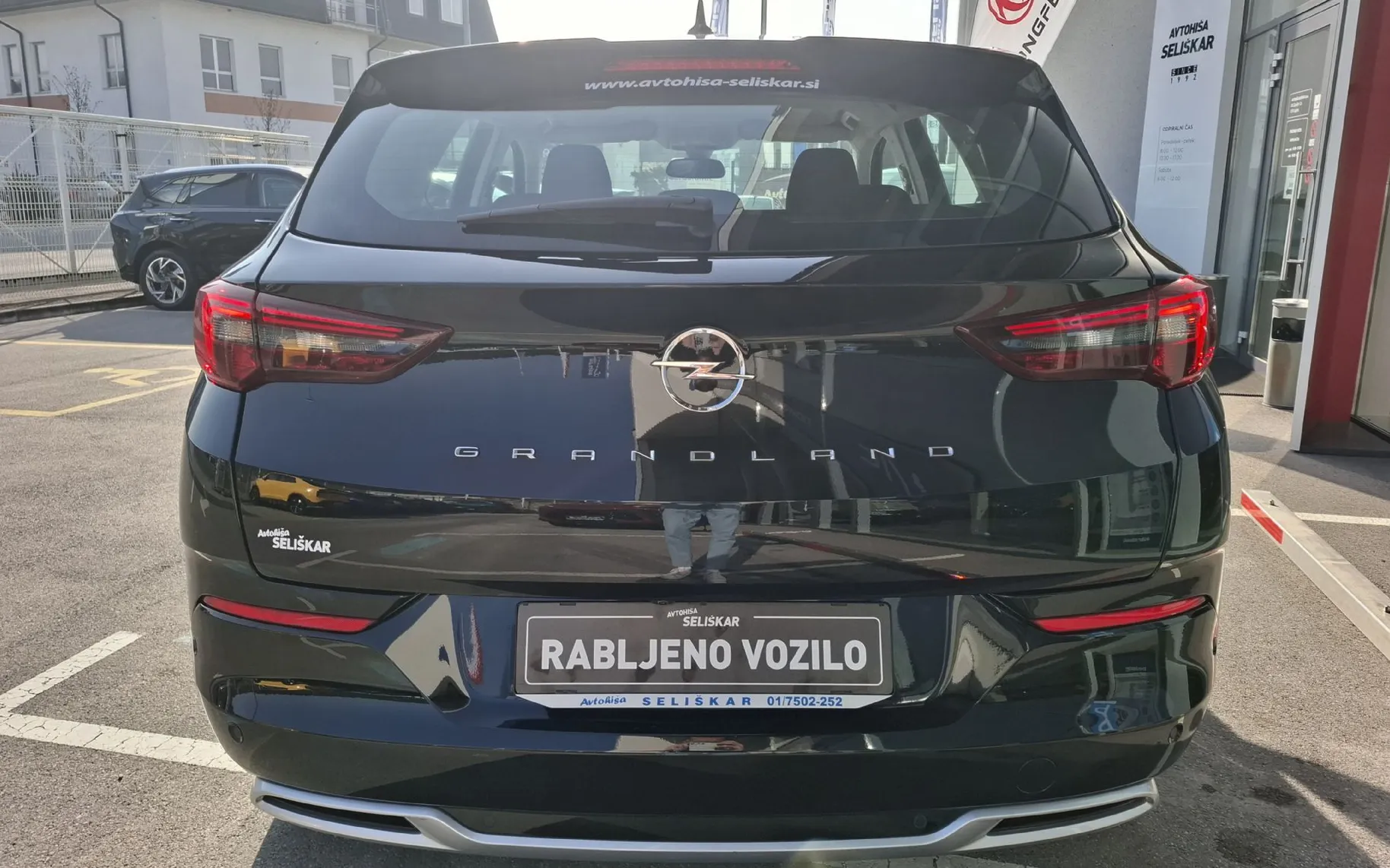 Zunanja slika - Opel Grandland - 1.2 TURBO 96KW - LEPO OHRANJEN - POTRJENA SERVISNA - 6