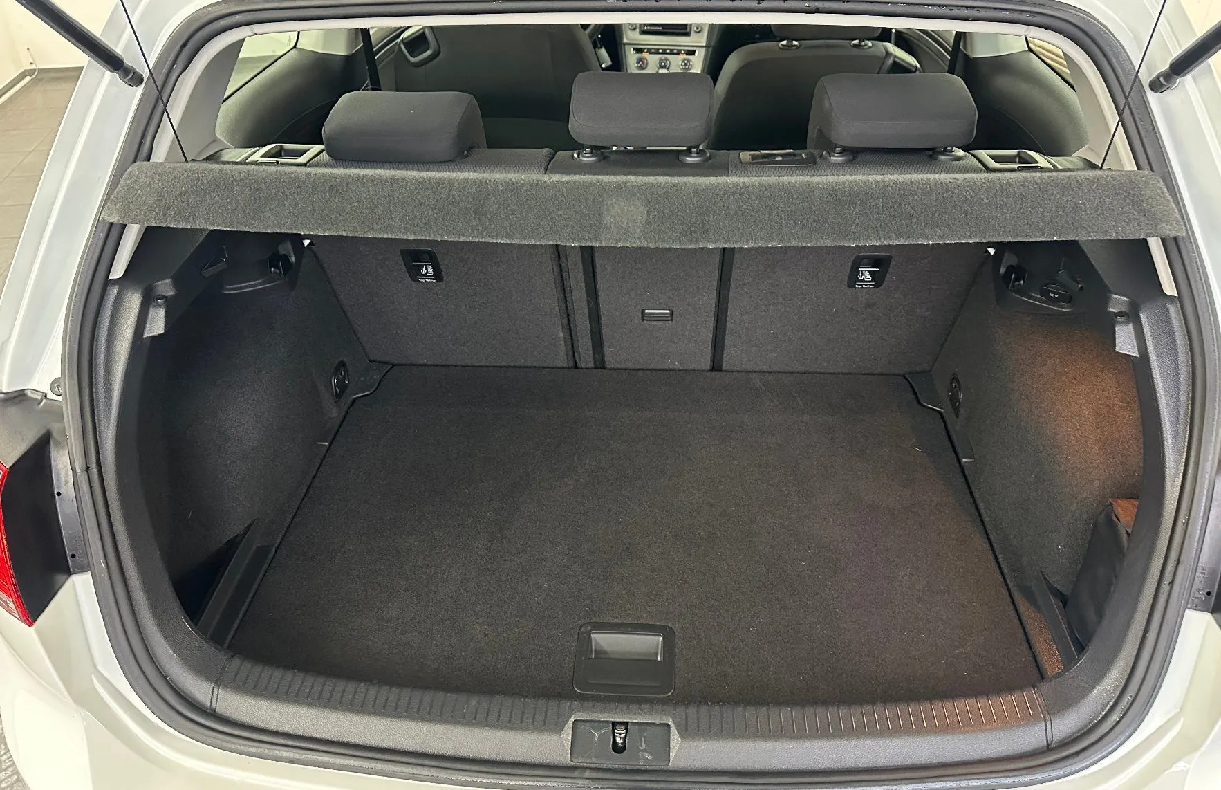 Zunanja slika - Volkswagen Golf - 1.2 TSI Comfortline 81 KW.BENCIN.SAMO 75.000 KM - 6
