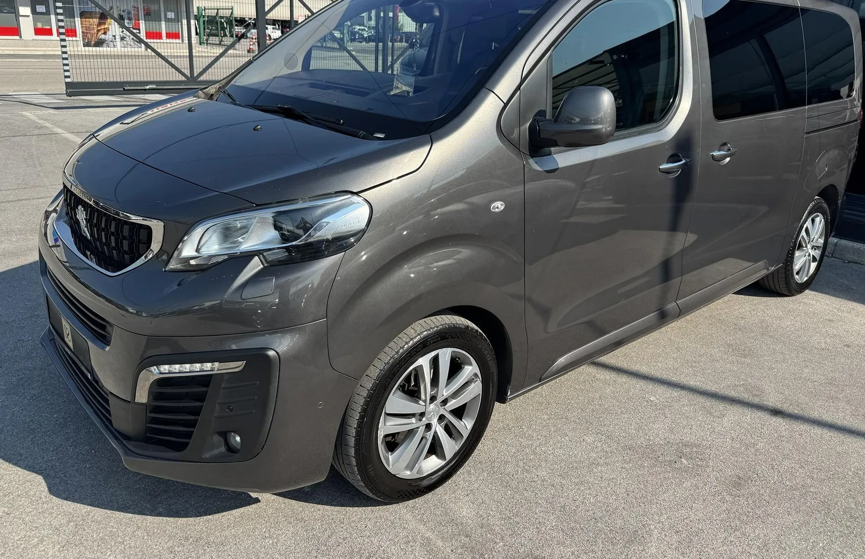 Zunanja slika - Peugeot Traveller - L2 2.0 BlueHDi 180 S S Allure Avt. PANORAMA MASAŽA - 4