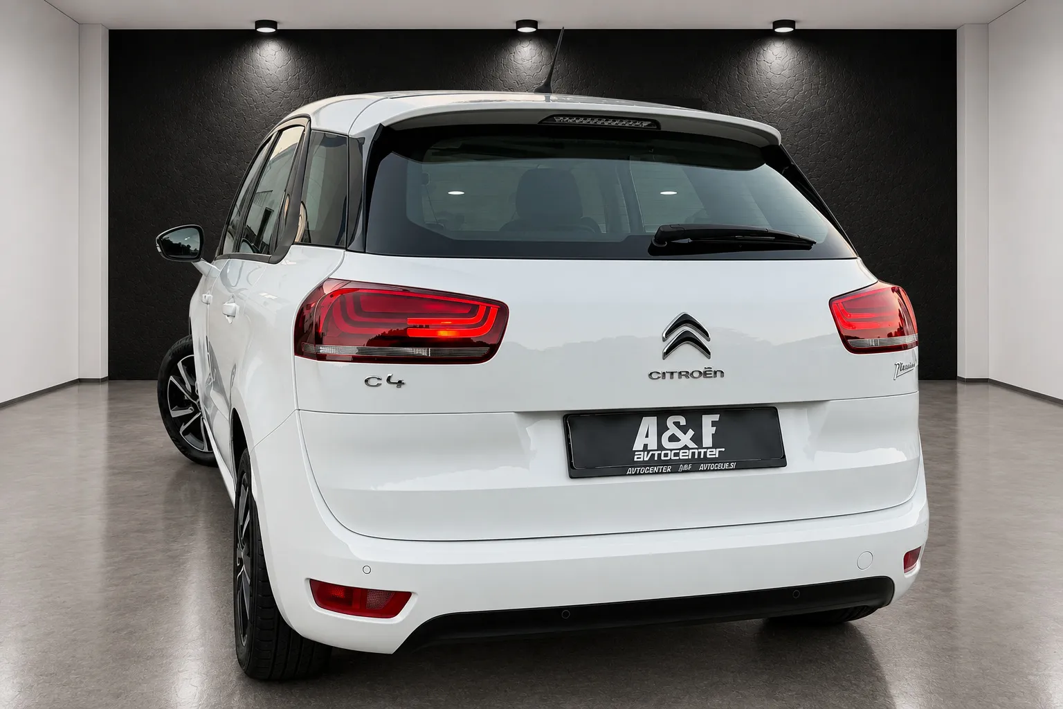 Notranja slika - Citroën C4 Picasso - 1.6 HDI-NAVIGACIJA-LED-LIZING ZA TUJCE-TEMPOMAT- - 7