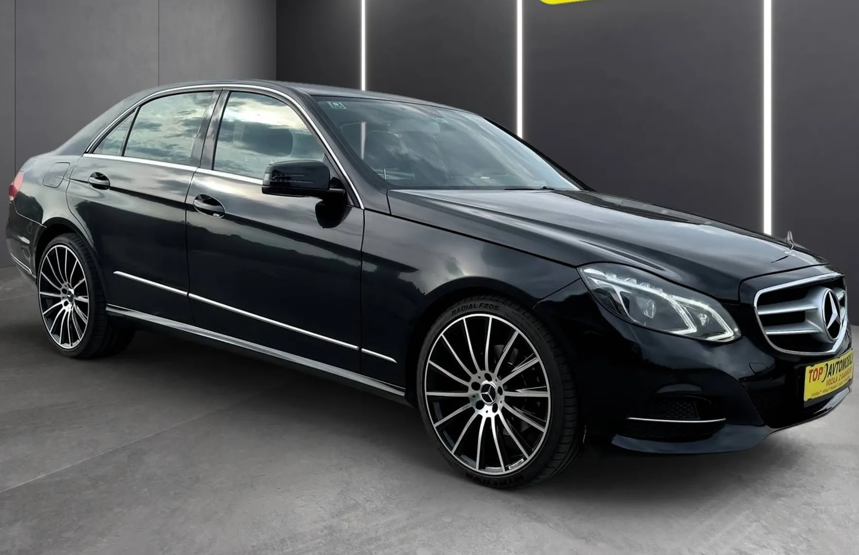 Zunanja slika - Mercedes-Benz E-Razred - 250 CDI SLOVENSKO VOZILO NAVI PDC TEMPOMAT TOP - 10