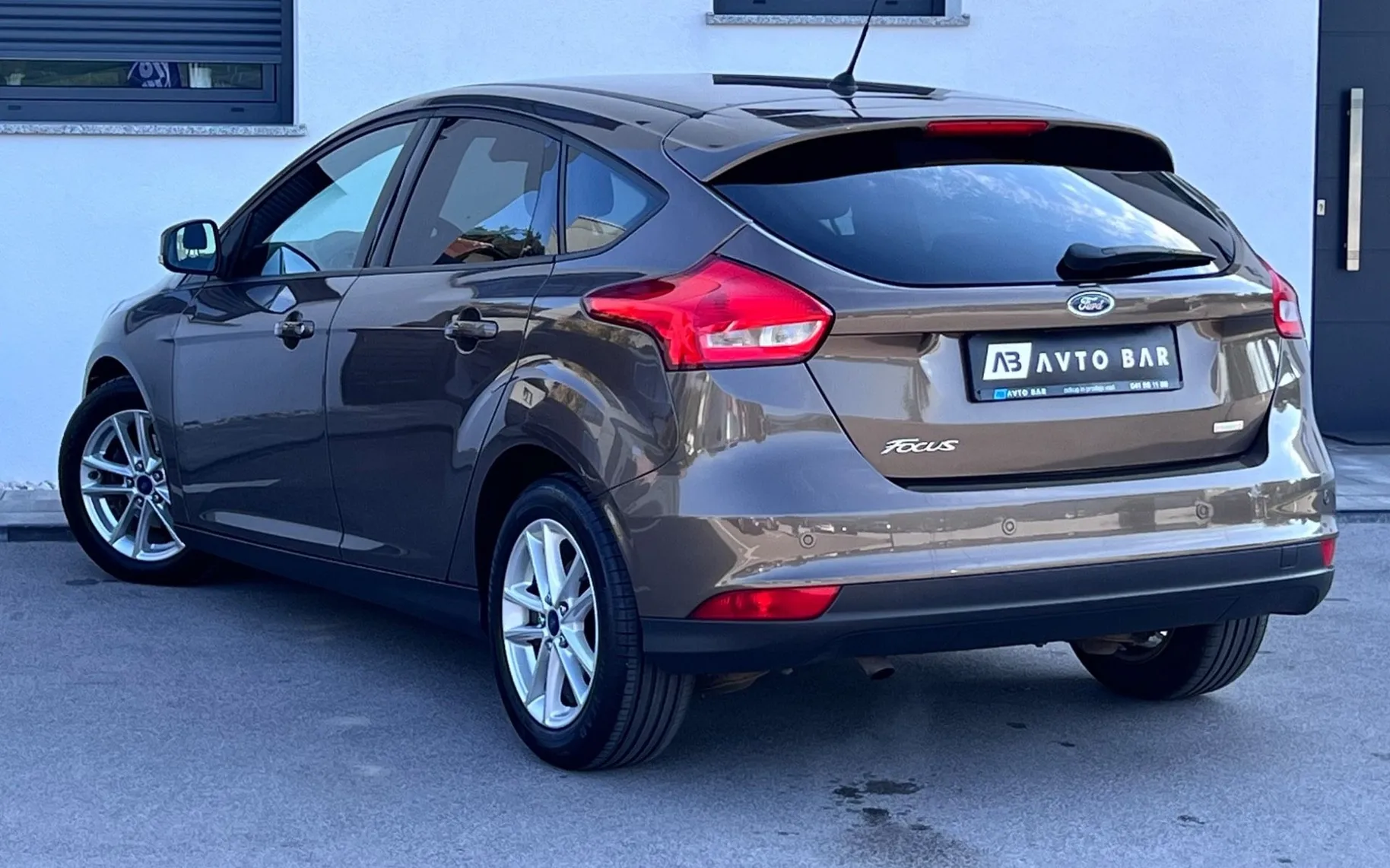 Notranja slika - Ford Focus - 1.0 EcoBoost+1.LAST+SLO+PDC+ALU+ - 9