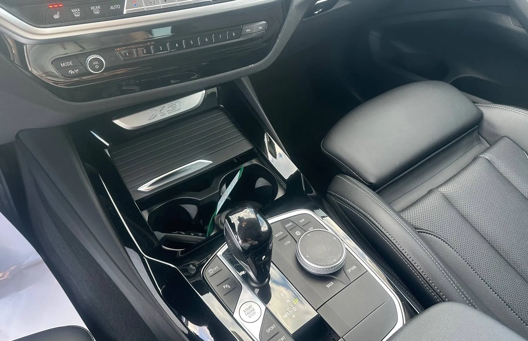Zunanja slika - BMW X3 - serija : xDrive 20 D X LINE SAMO 68000 KM KOT NOV - 15