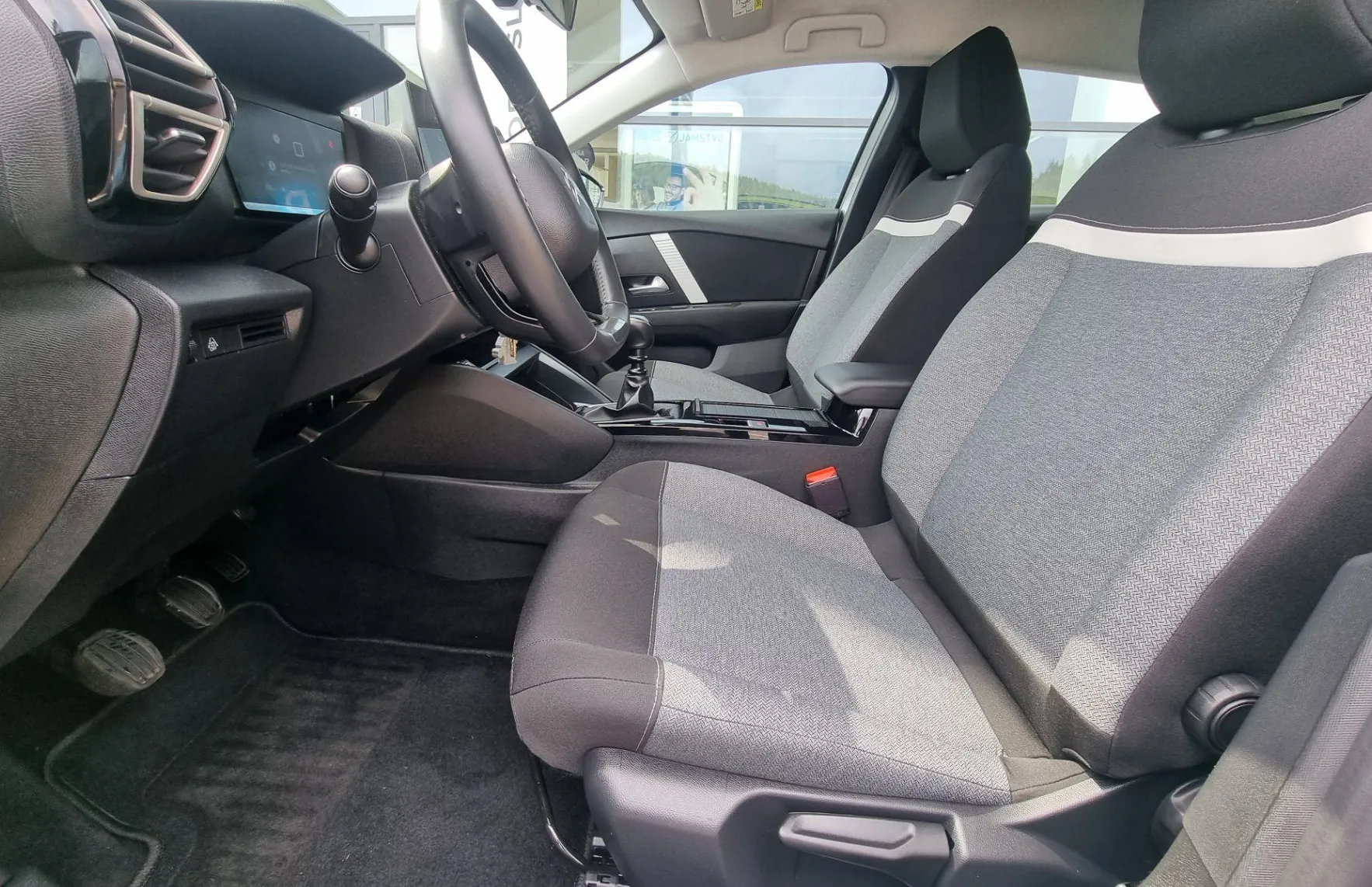 Zunanja slika - Citroën C4 - 1.2 PureTech 100 You  - SAMO 19.857KM - AKCIJA - 10